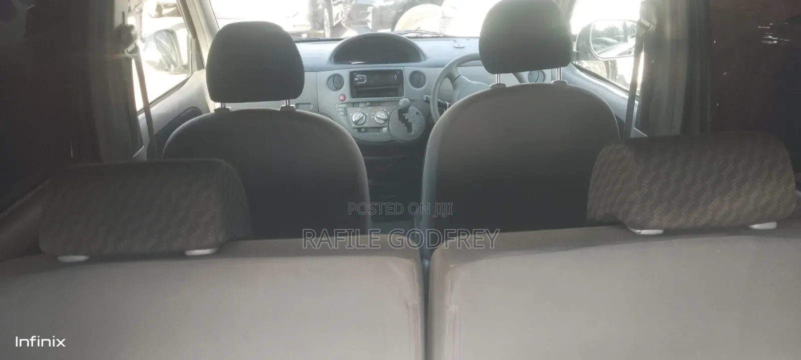 Toyota Sienta 2009 Gray