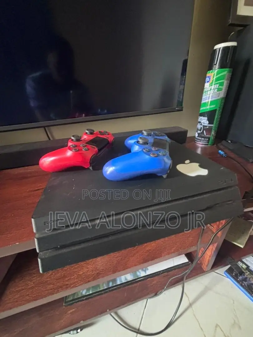 Play Station 4