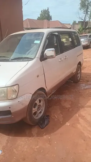 Toyota Noah 2001 White