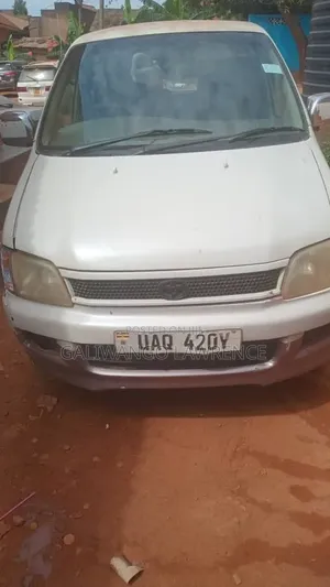 Toyota Noah 2001 White