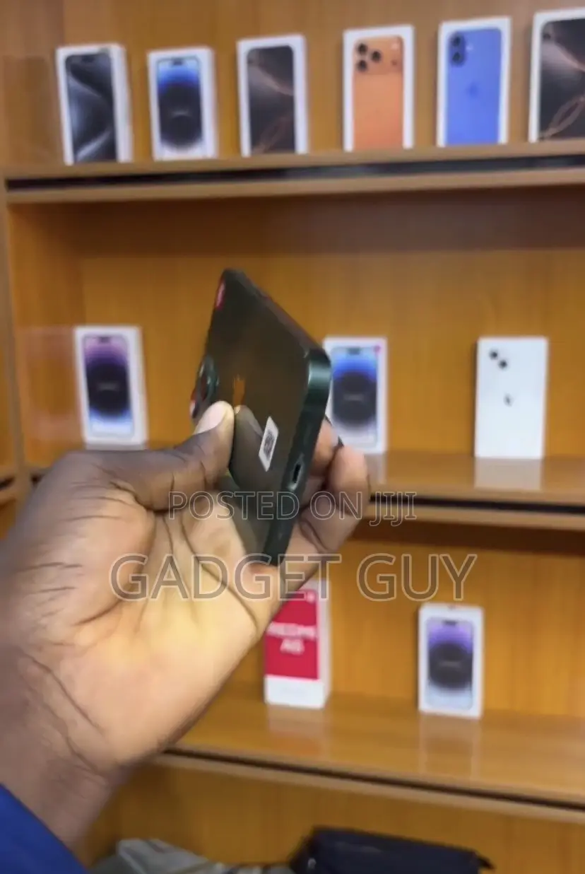 Apple iPhone 13 128 GB Green