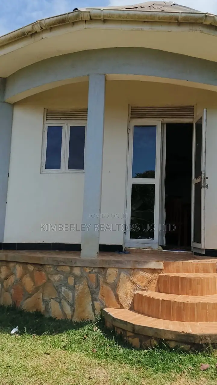 2bdrm House in Division A for sale