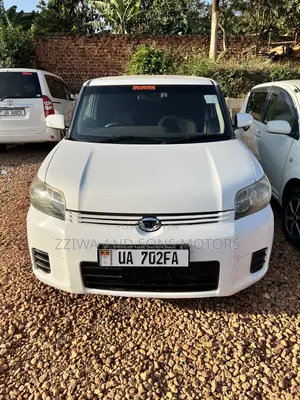 Toyota Corolla Rumion Hatchback 1.8 AWD 2015 White