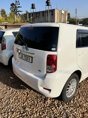 Toyota Corolla Rumion Hatchback 1.8 AWD 2015 White