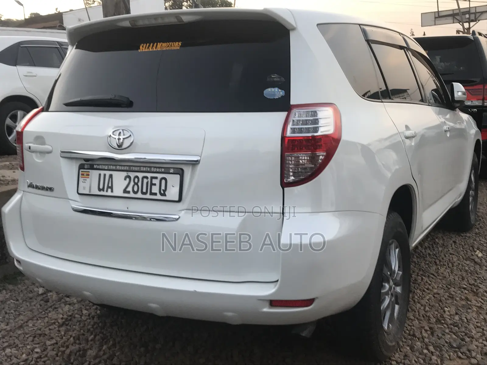 Toyota Vanguard 2009 White