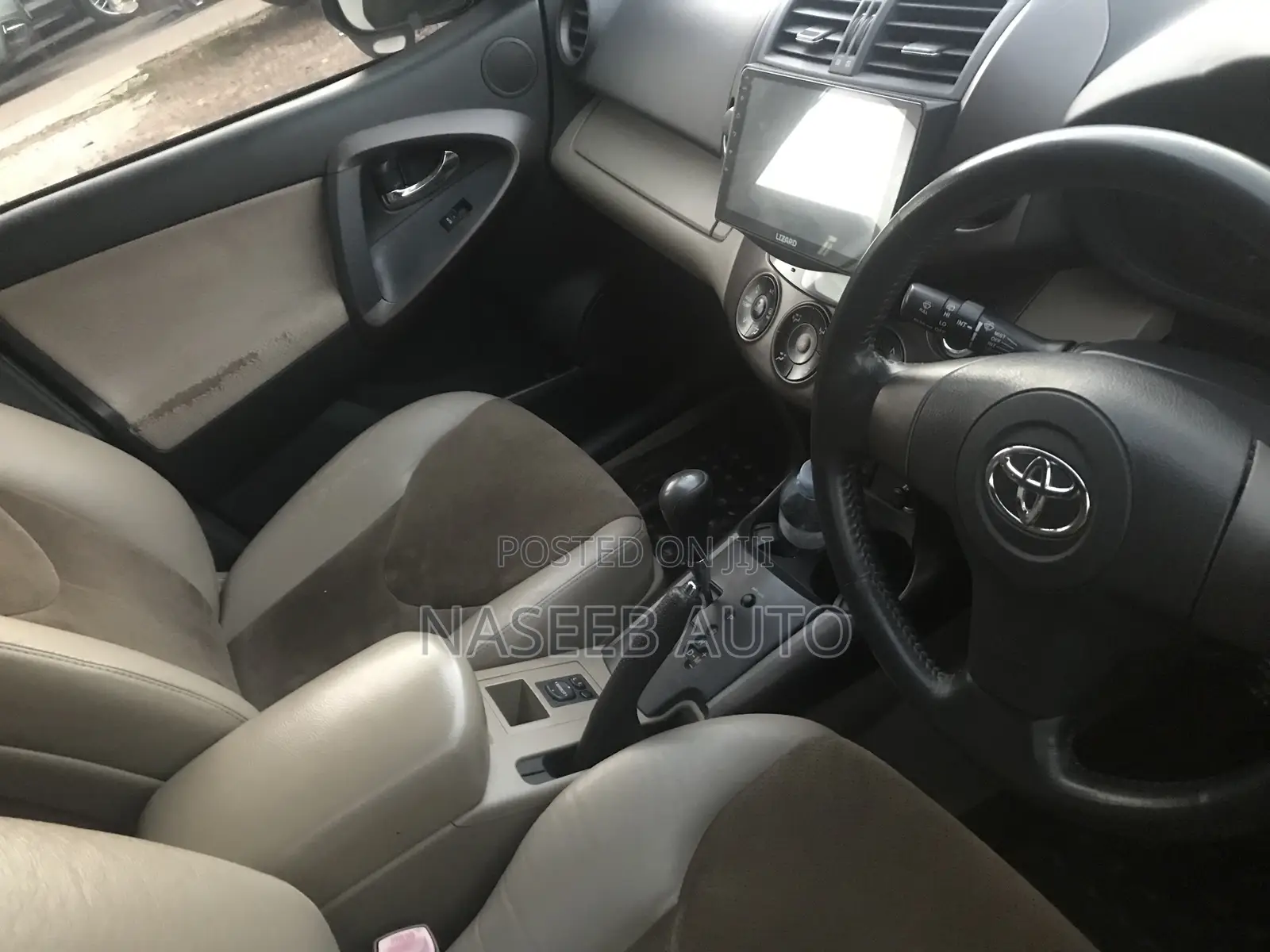Toyota Vanguard 2009 White