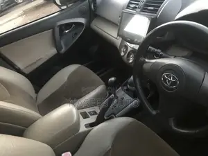 Toyota Vanguard 2009 White