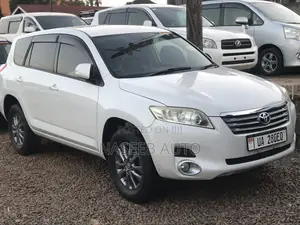 Toyota Vanguard 2009 White