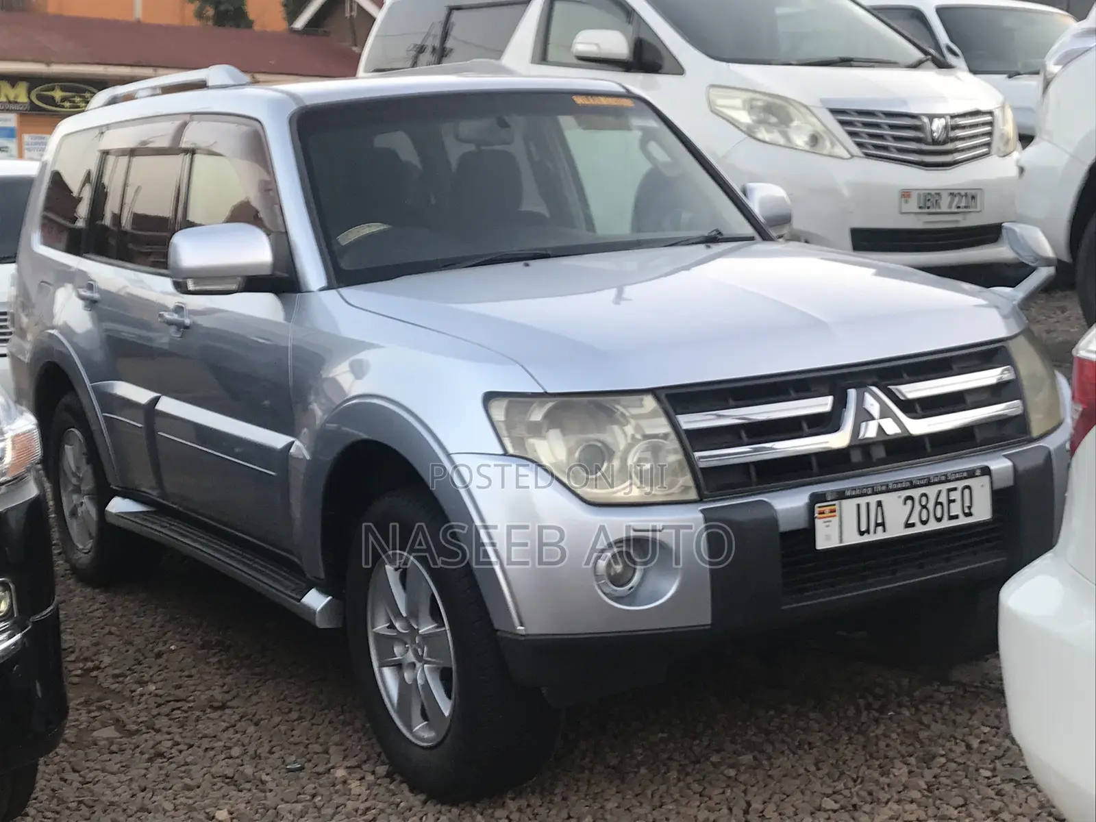 Mitsubishi Pajero 2009 Silver
