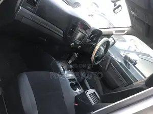 Mitsubishi Pajero 2009 Silver
