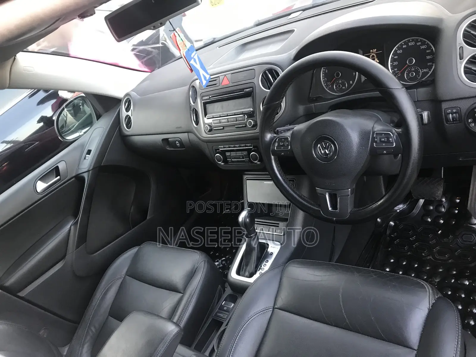 Volkswagen Tiguan 2012 Maroon