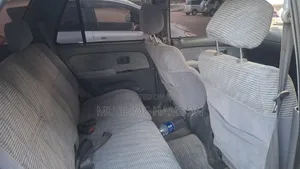 Toyota Hilux Surf 2002 White