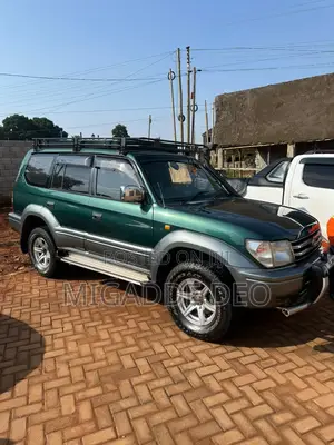 Toyota Land Cruiser Prado 2000 Green