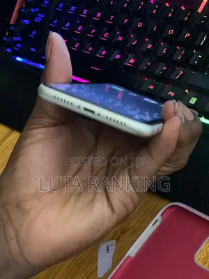Apple iPhone 11 64 GB White