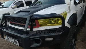 Toyota Hilux 2018 White