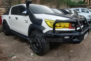 Toyota Hilux 2018 White