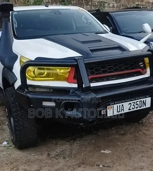 Toyota Hilux 2018 White