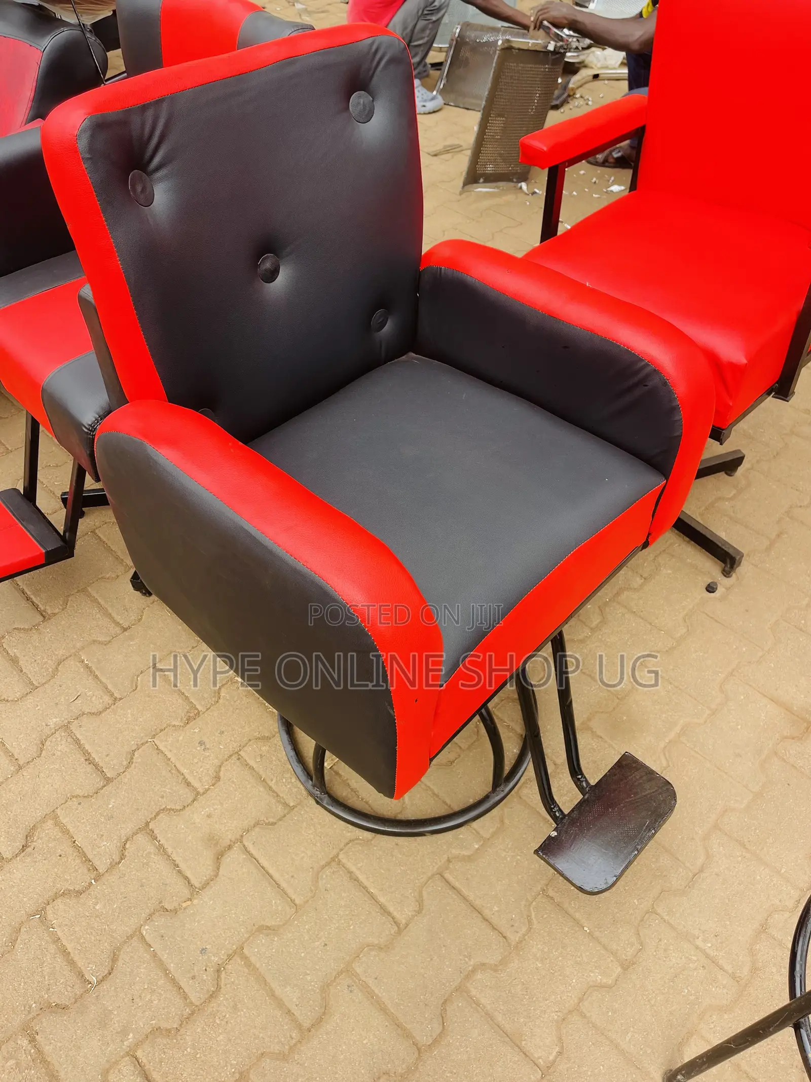 Pure Strong Black Red, Barber Salon Chair