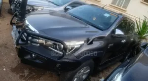 Toyota Hilux 2018 Gray