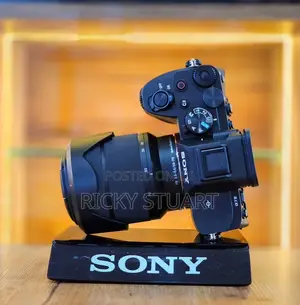 Sony Alpha 7 IV Full-Frame Mirrorless Camera With 28-70mm Lens
