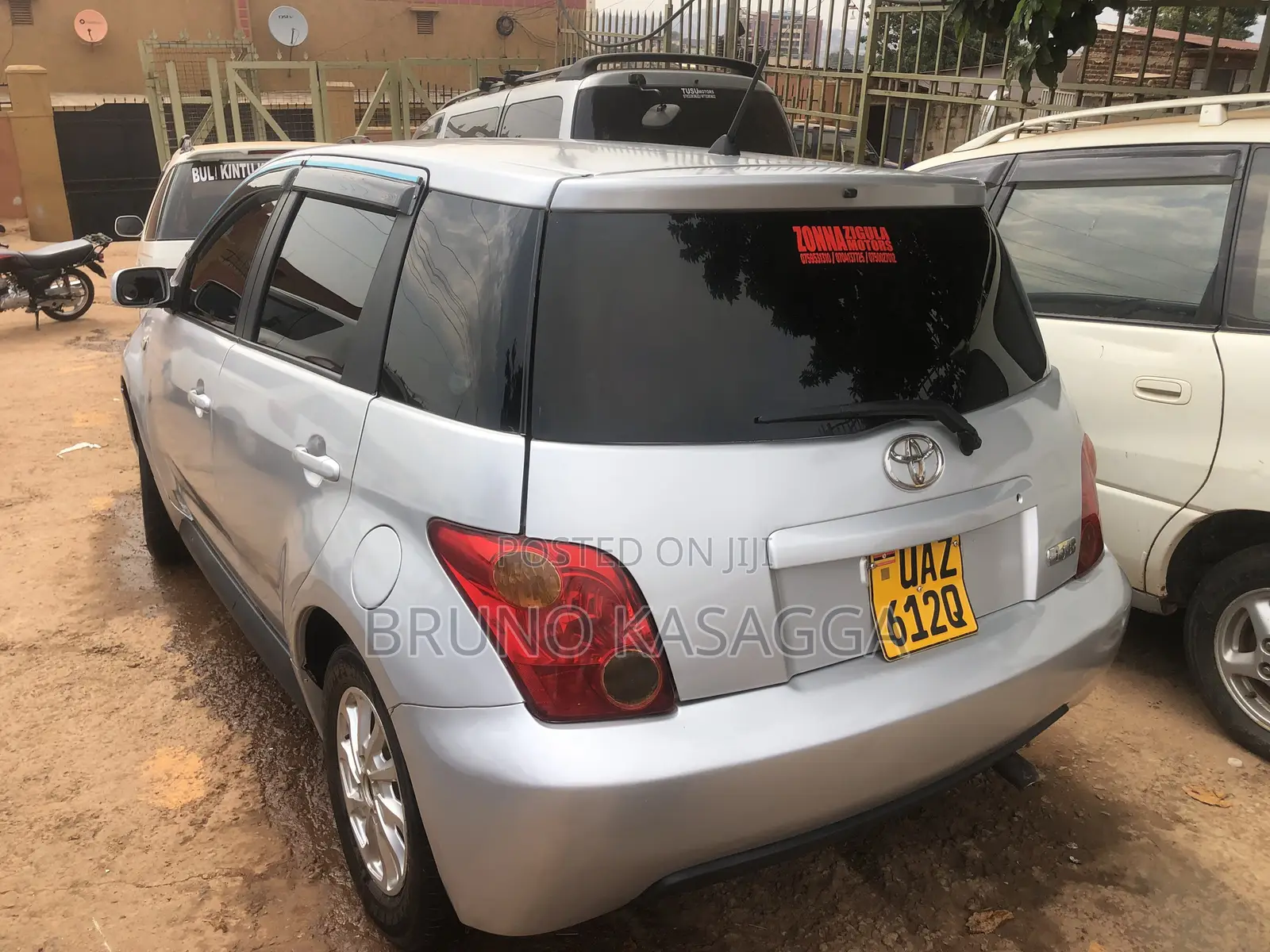 Toyota IST 2002 Silver