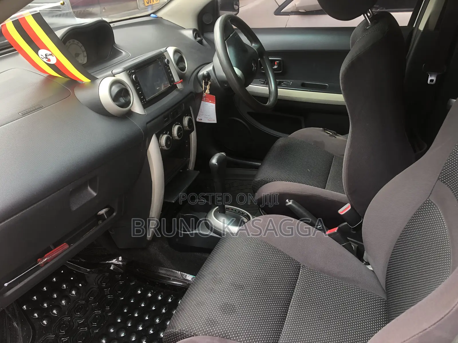 Toyota IST 2002 Silver