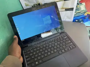 Laptop Asus Transformer Book Flip TP200SA 4GB Intel Celeron SSD 60GB