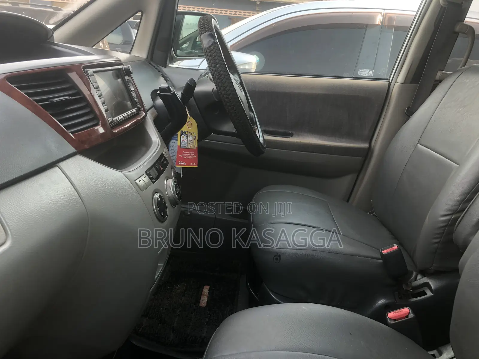 Toyota Noah 2002 Silver