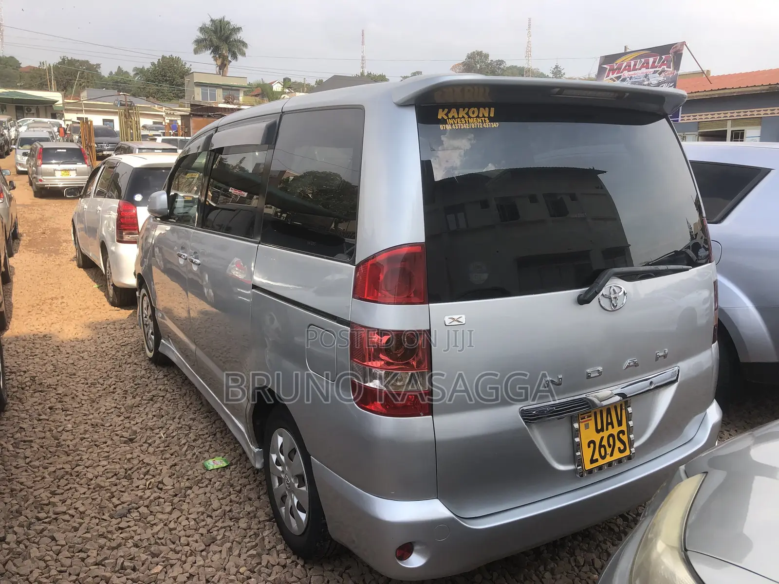 Toyota Noah 2002 Silver