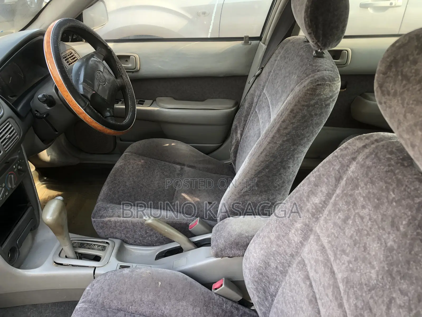 Toyota Corolla 2000 Silver