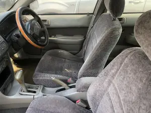 Toyota Corolla 2000 Silver