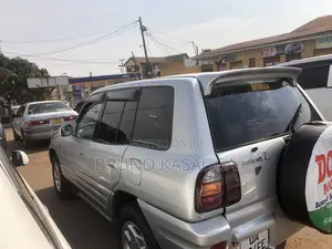 Toyota RAV4 1999 Silver