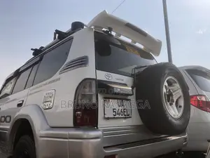 Toyota Land Cruiser Prado 1999 White