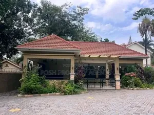 Kyambogo 6 Bedrooms Office Space for Rent