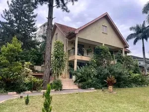 Kyambogo 6 Bedrooms Office Space for Rent