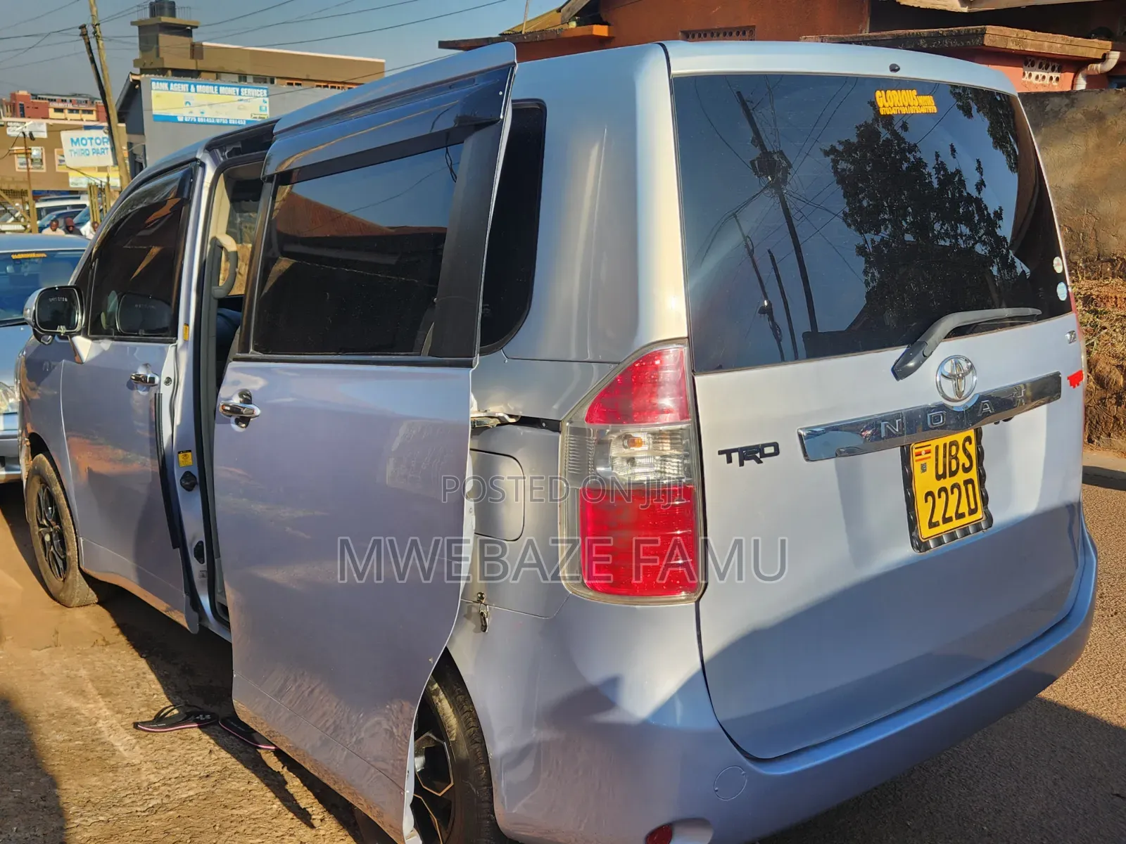 Toyota Noah 2010 Silver