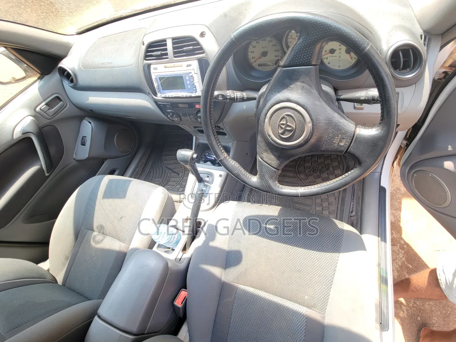 Toyota RAV4 2004 White