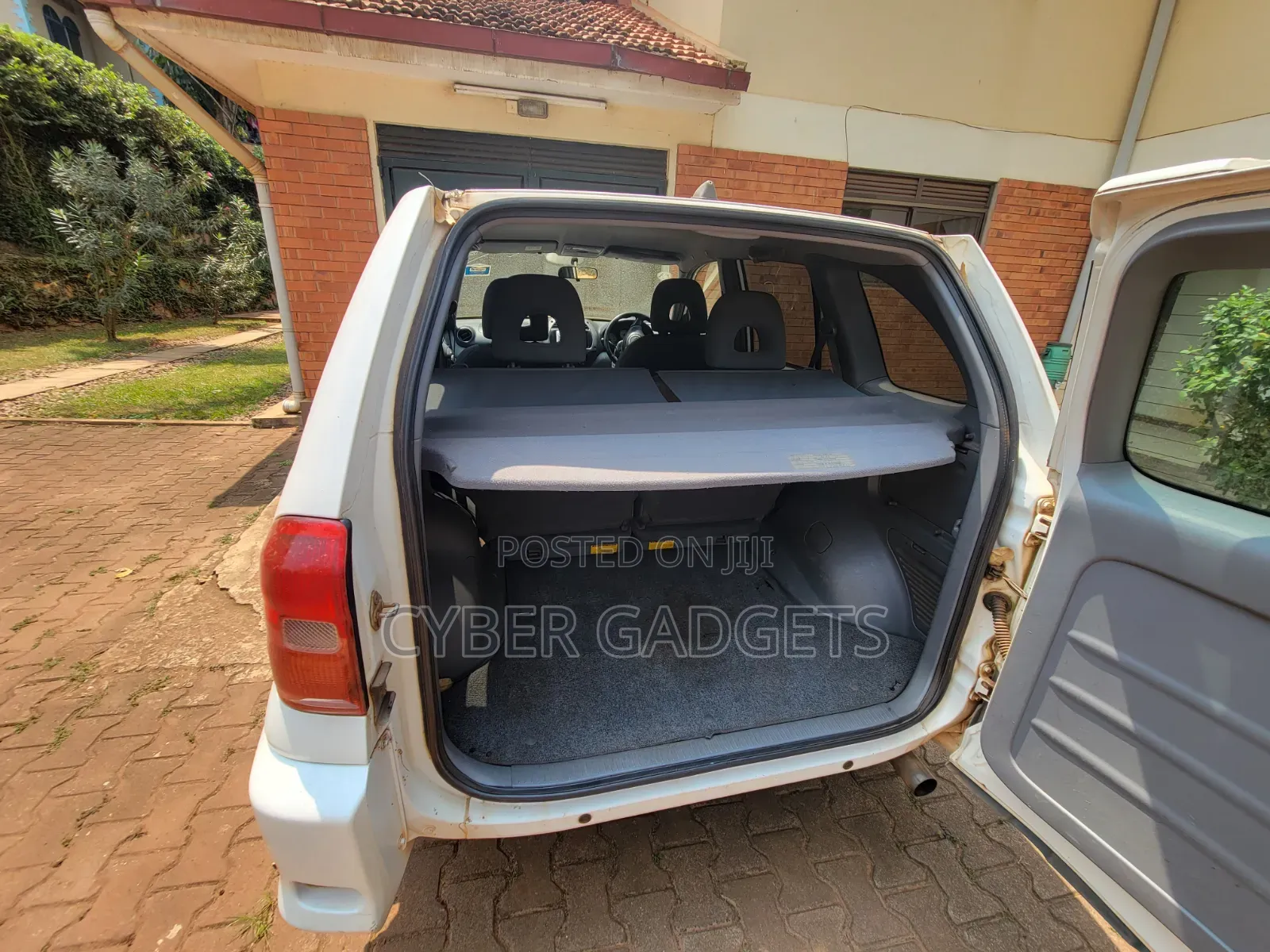 Toyota RAV4 2004 White