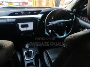Toyota Hilux 2018 Gray