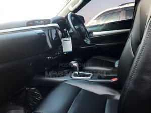 Toyota Hilux 2018 Gray