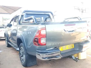 Toyota Hilux 2018 Gray