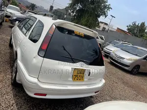 Toyota Carib 2000 White