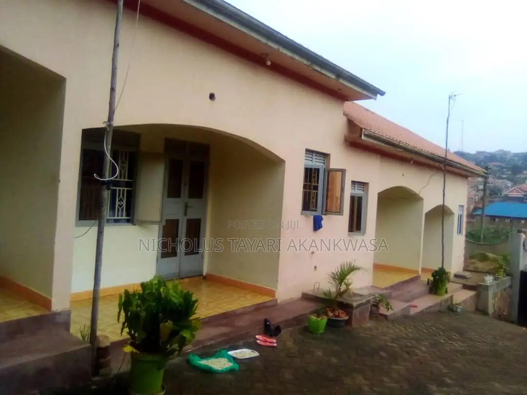 2bdrm Apartment in Near Joggies Mityana, Bulenga for rent