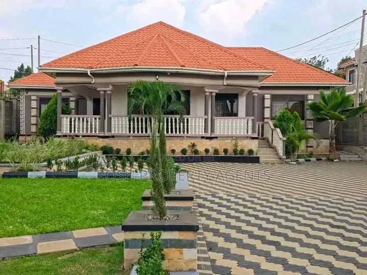 4bdrm Bungalow in Lweza, Central Division for rent