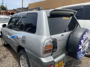 Toyota RAV4 1999 Silver