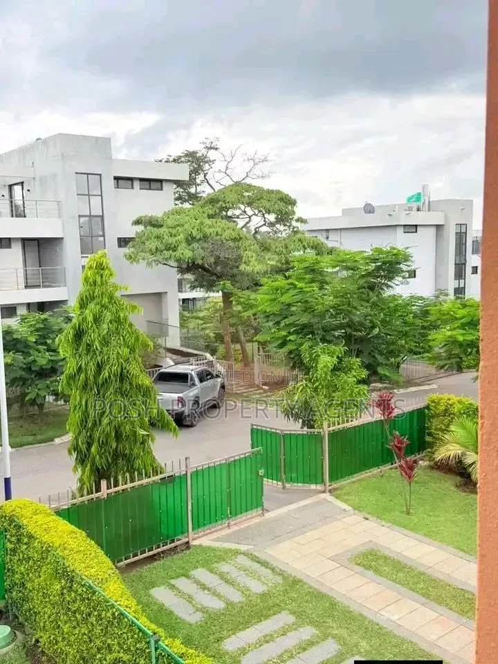 4bdrm Duplex in Lubowa, Central Division for rent