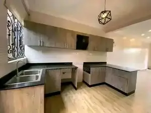 4bdrm Duplex in Lweza Entebbe Road, Central Division for rent