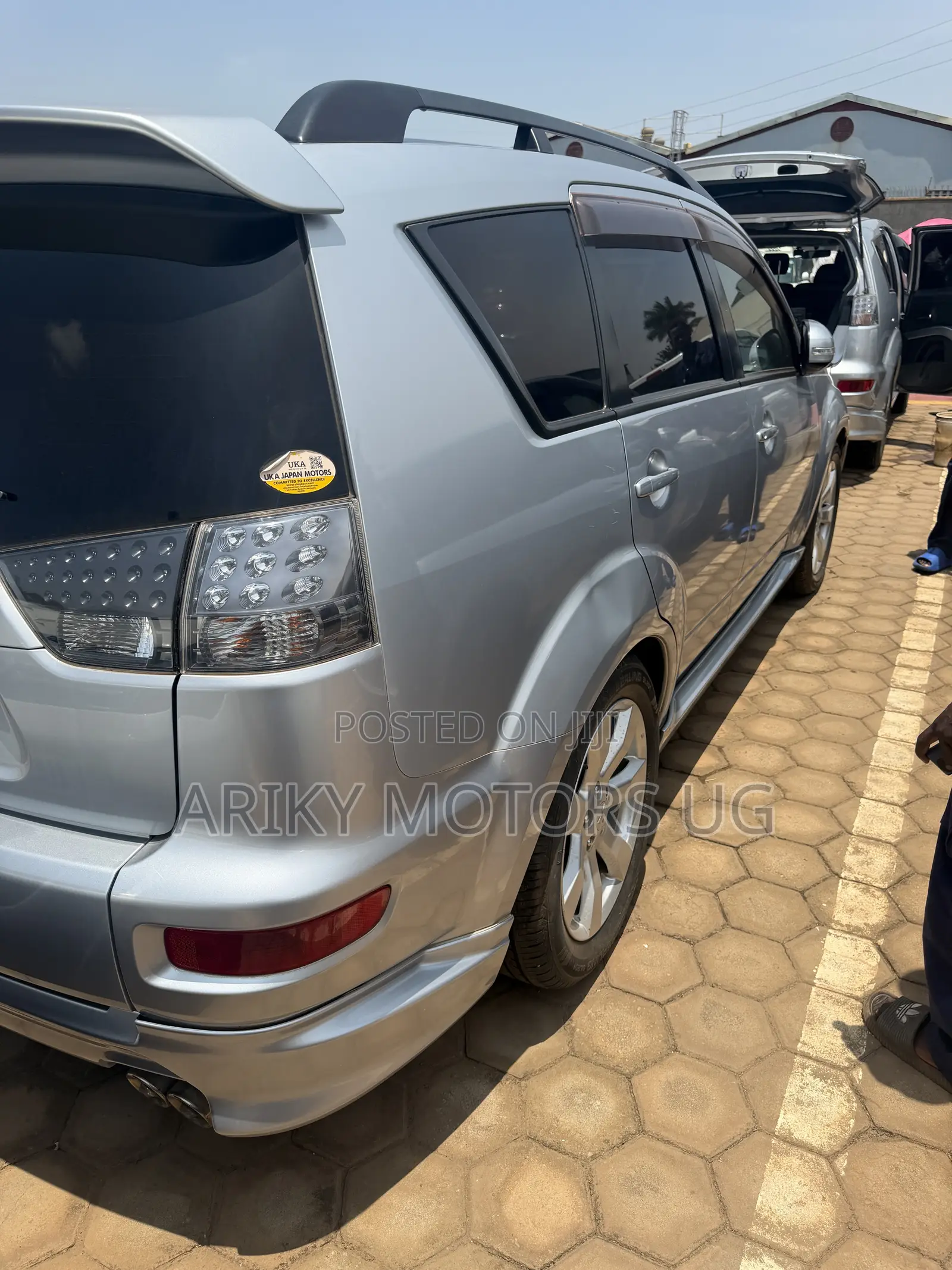 Mitsubishi Outlander SE 2012 Silver