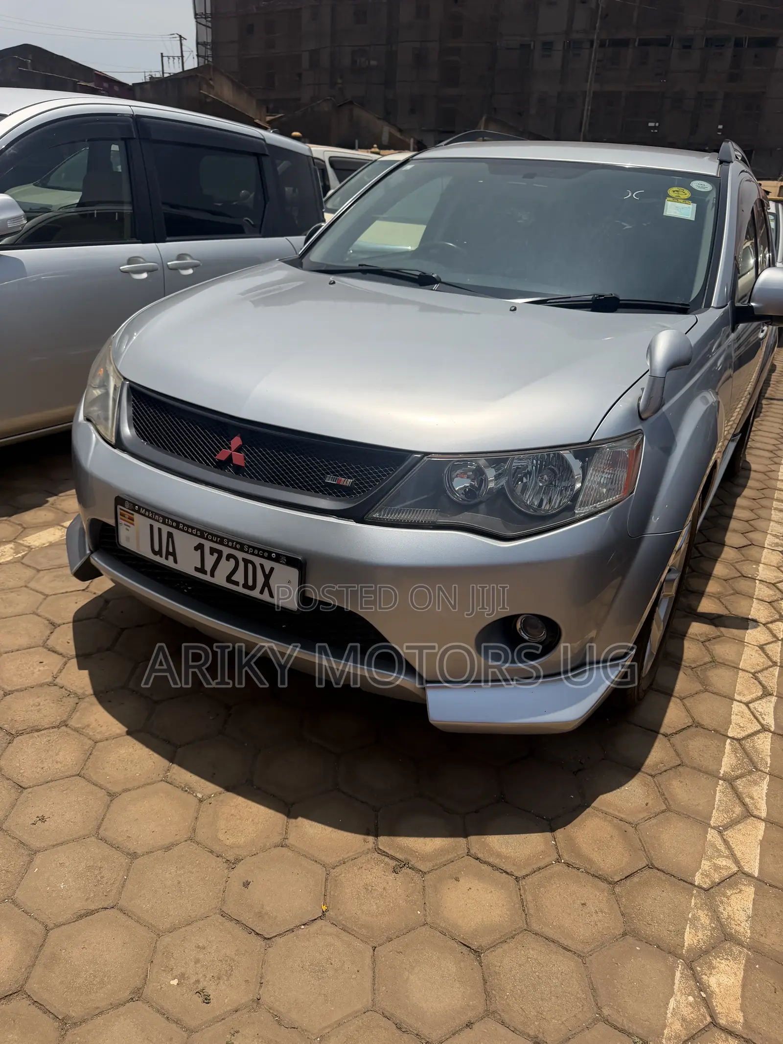 Mitsubishi Outlander SE 2012 Silver