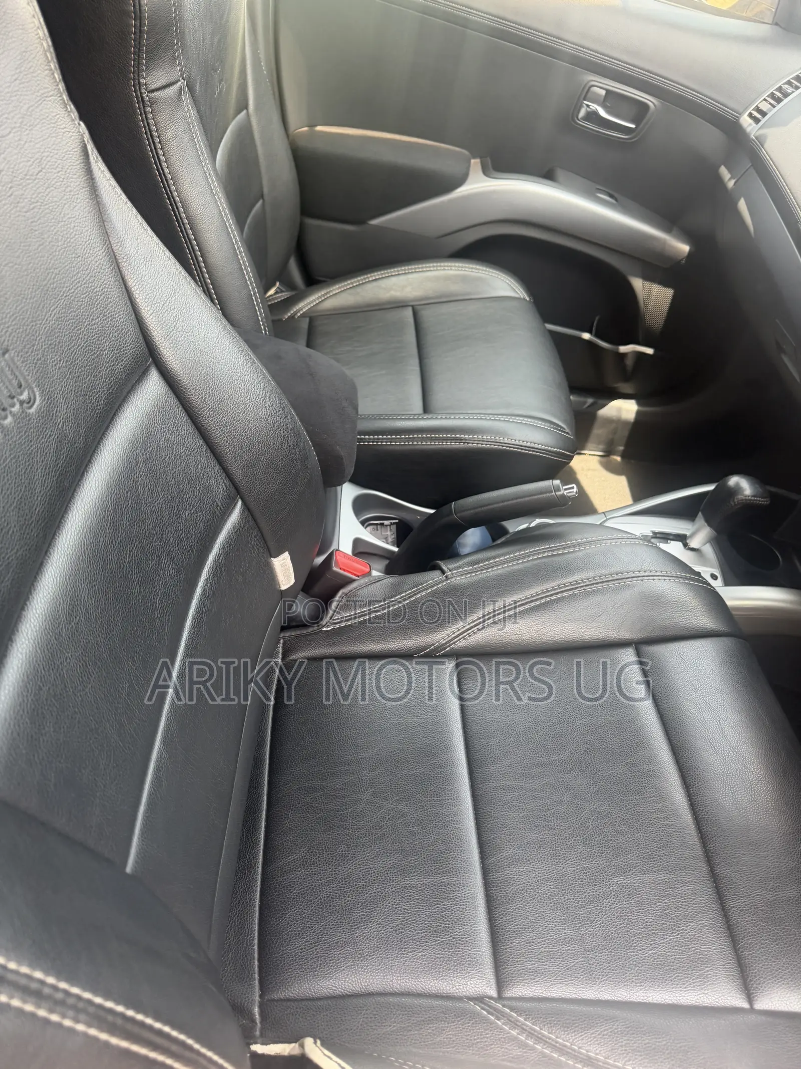 Mitsubishi Outlander SE 2012 Silver